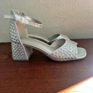 KENNETH COLE REACTION Women Nori Block Heel Dress Sandals Size 7 Silver